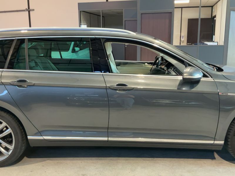 Volkswagen Passat 2.0 TDI Carat Edition 4Motion BlueMotion Tech 2015 – снимка 10