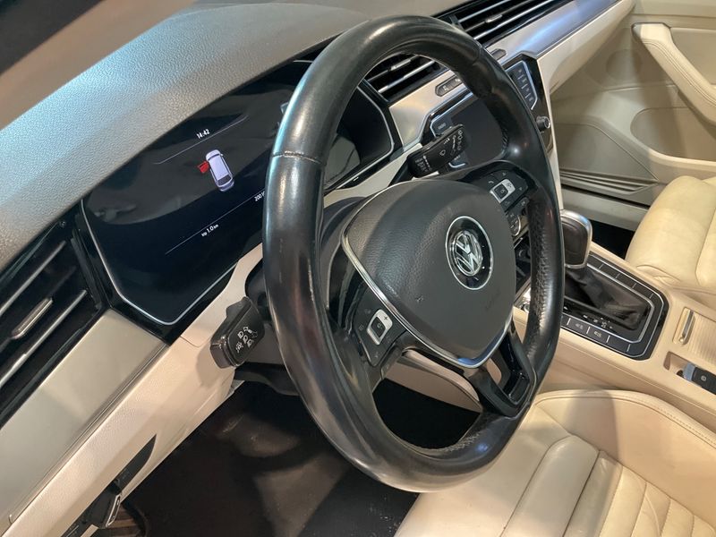 Volkswagen Passat 2.0 TDI Carat Edition 4Motion BlueMotion Tech 2015 – снимка 25