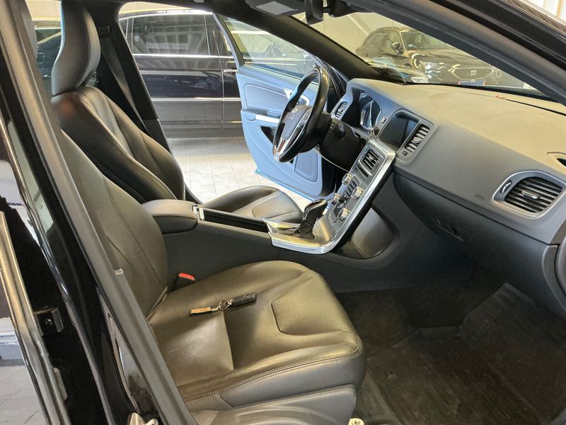 Volvo V60 2.4 D5 Summum AWD 2015 – снимка 17