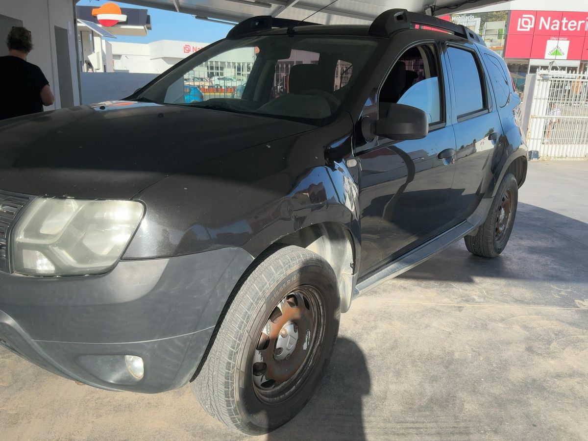 Dacia Duster 2015 — photo 1
