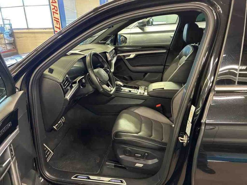 Volkswagen Touareg 3.0 V6 TDI R-Line 4Motion — zdjęcie 9