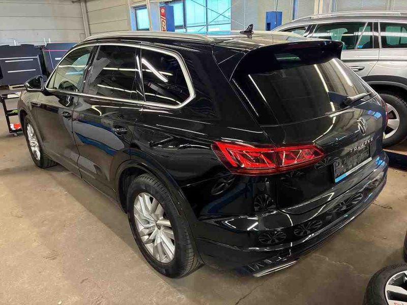 Volkswagen Touareg 3.0 V6 TDI R-Line 4Motion — zdjęcie 15
