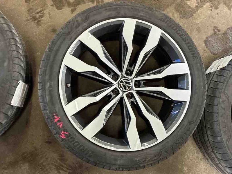 Volkswagen Touareg 3.0 V6 TDI R-Line 4Motion — zdjęcie 25