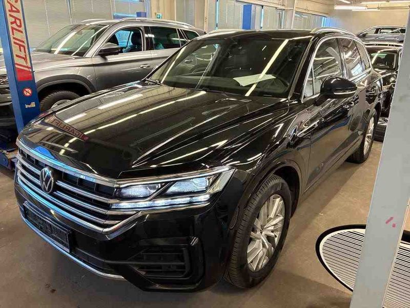 Volkswagen Touareg 3.0 V6 TDI R-Line 4Motion — zdjęcie 1