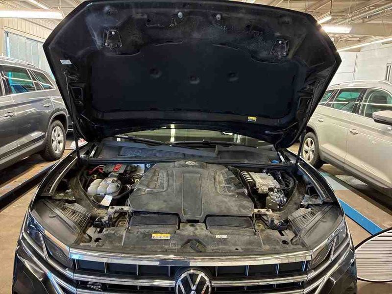 Volkswagen Touareg 3.0 V6 TDI R-Line 4Motion — zdjęcie 8