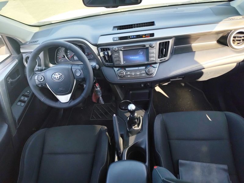 Toyota RAV 4 2.0 D-4D Active — zdjęcie 11