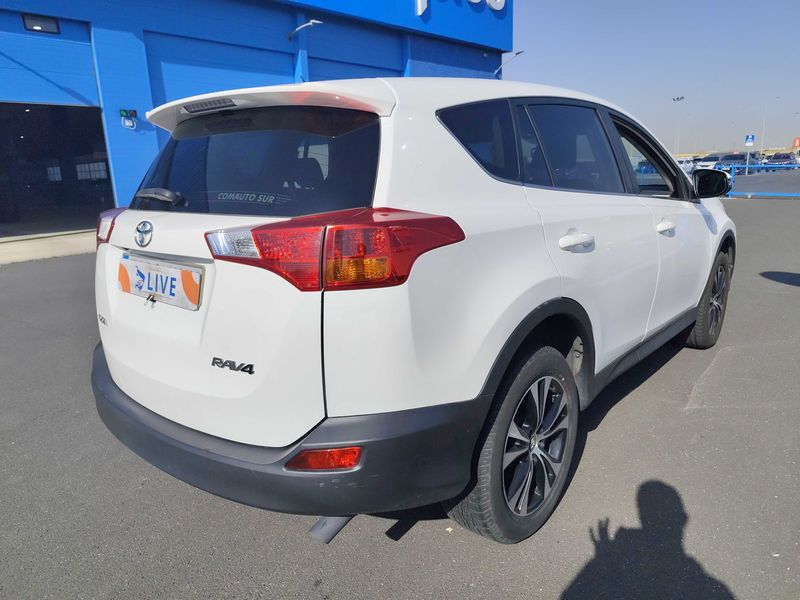 Toyota RAV 4 2.0 D-4D Active — zdjęcie 5