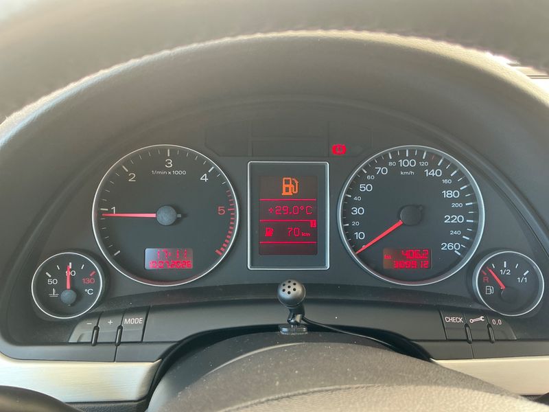 Audi A4 2.0 TDI — zdjęcie 4