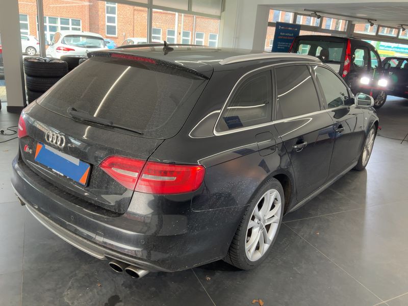 Audi S4 3.0 V6 TFSI quattro — zdjęcie 6