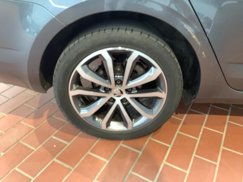 Skoda Octavia 1.6 TDI Edition 2015 – снимка 9