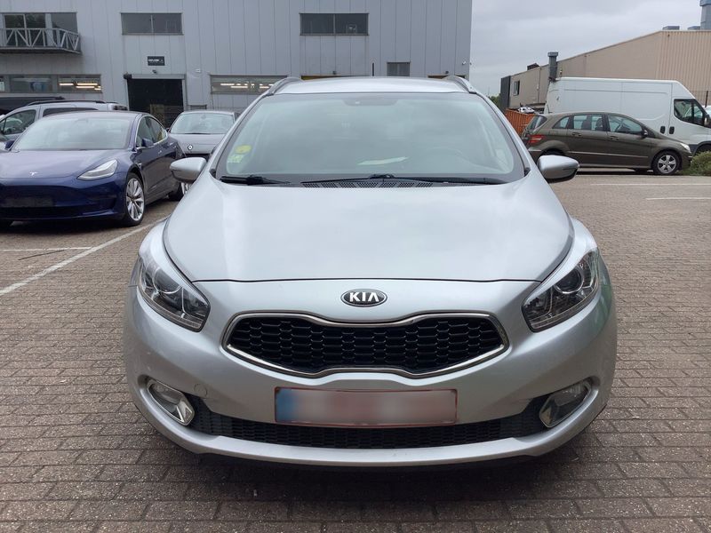 Kia cee'd 1.6 CRDi Active — zdjęcie 9