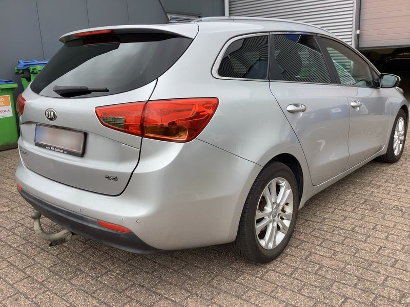 Kia cee'd 1.6 CRDi Active — zdjęcie 6