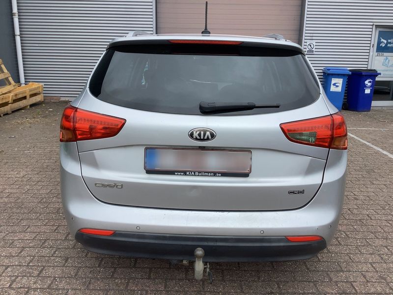 Kia cee'd 1.6 CRDi Active — zdjęcie 5