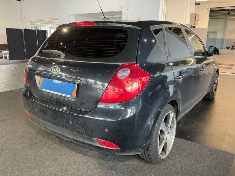 Kia cee'd 1.4 EX — zdjęcie 2