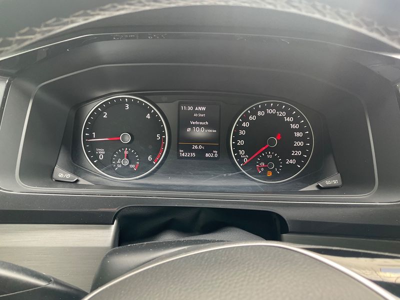 Volkswagen T6 Multivan 2.0 TDI Generation Six — zdjęcie 13