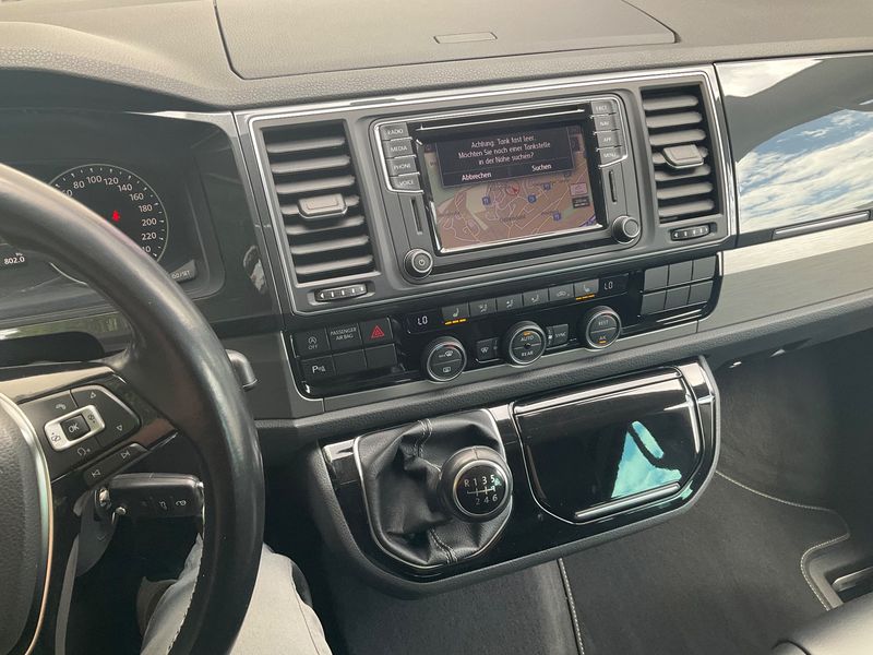 Volkswagen T6 Multivan 2.0 TDI Generation Six — zdjęcie 12