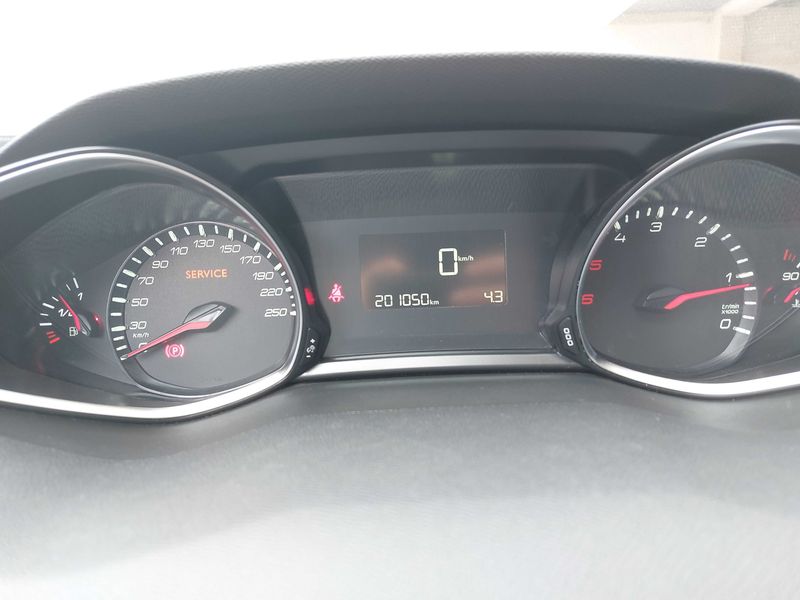 Peugeot 308 1.6 Blue-HDi Active — zdjęcie 12