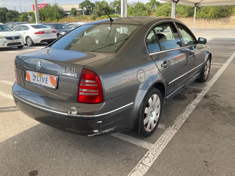 Skoda Superb 1.9 TDI Elegance — zdjęcie 2