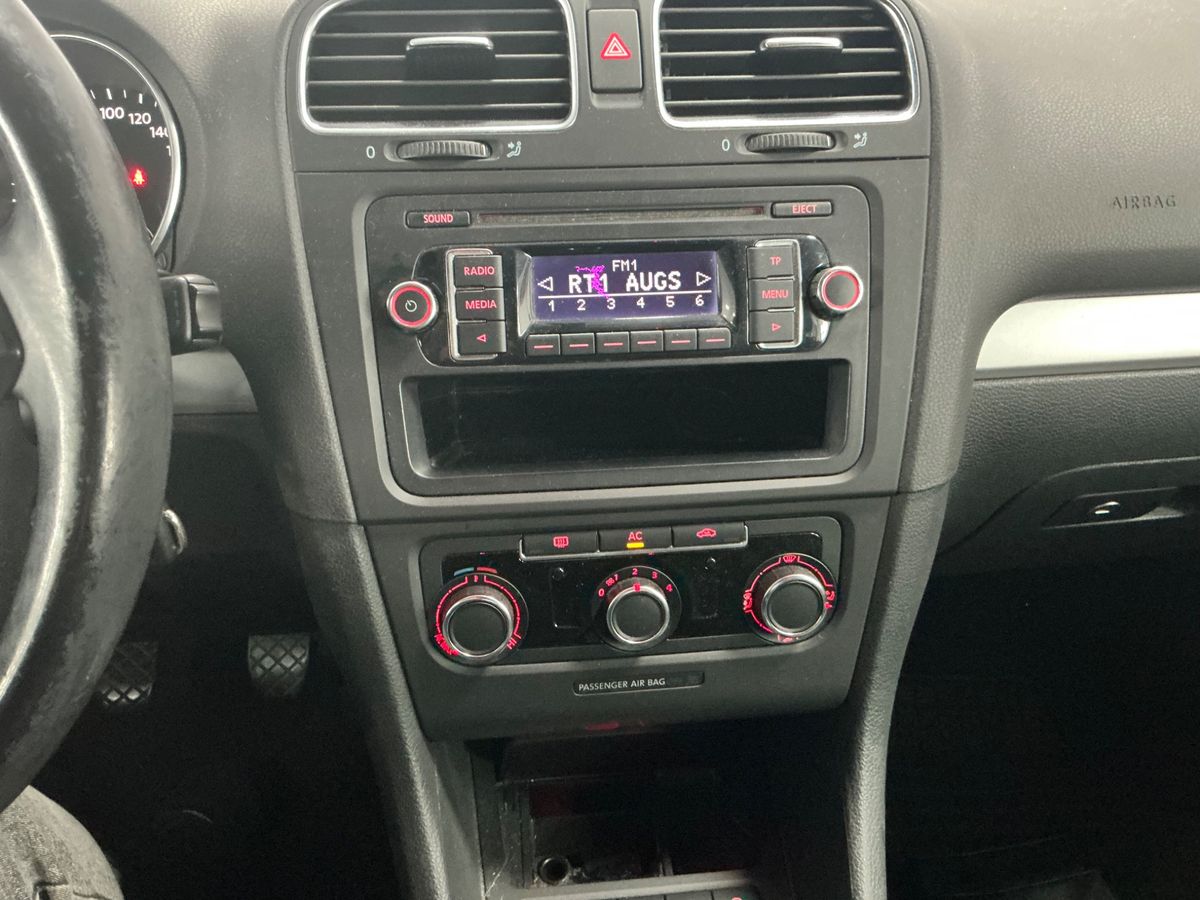 Volkswagen Golf 2011 — photo 29