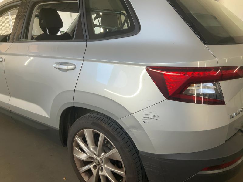 Skoda Karoq 1.0 TSI Ambition — zdjęcie 3