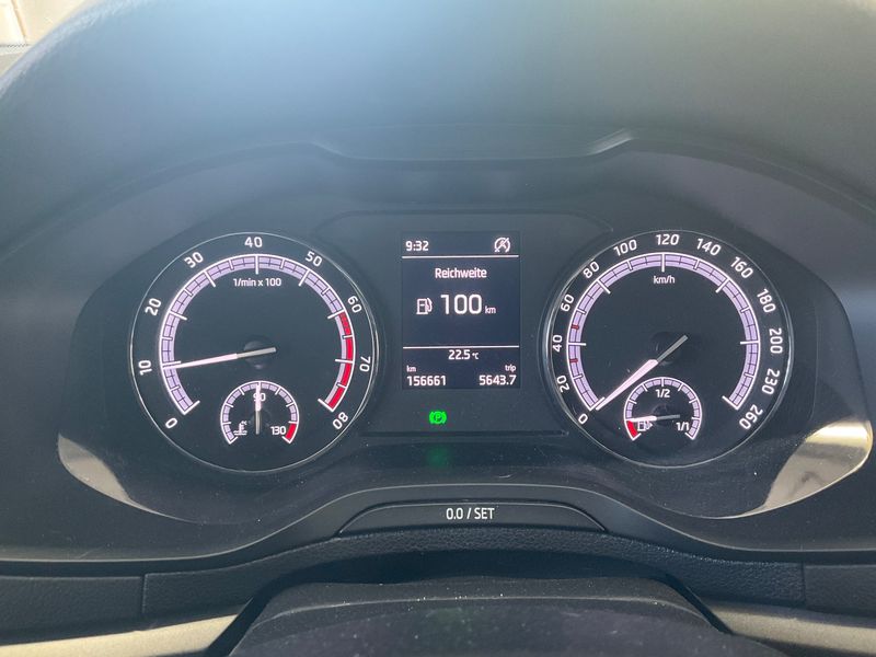 Skoda Karoq 1.0 TSI Ambition — zdjęcie 13