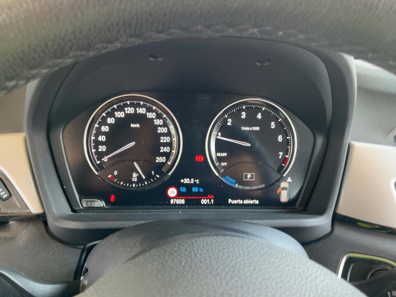 BMW X1 xDrive 25e — zdjęcie 13