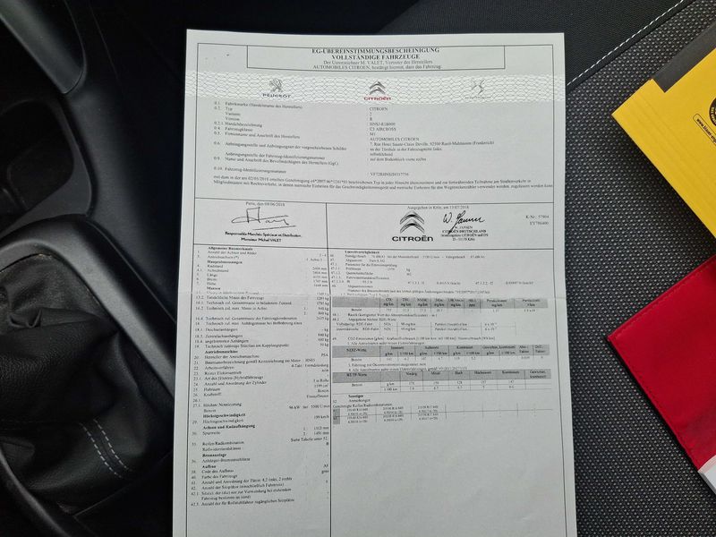 Citroen C3 Aircross 1.2 PureTech Shine — zdjęcie 18