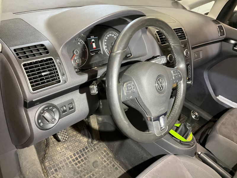 Volkswagen Touran 2.0 TDI Highline 2013 – снимка 39