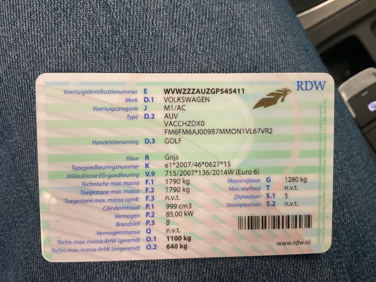 Volkswagen Golf VII 1.0 TSI Comfortline BlueMotion