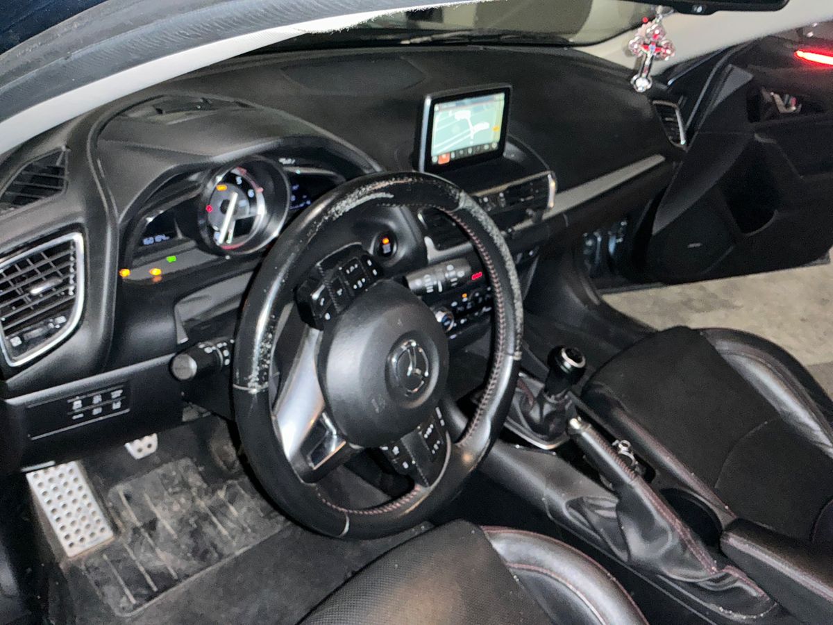 Mazda 3 2015 — photo 39