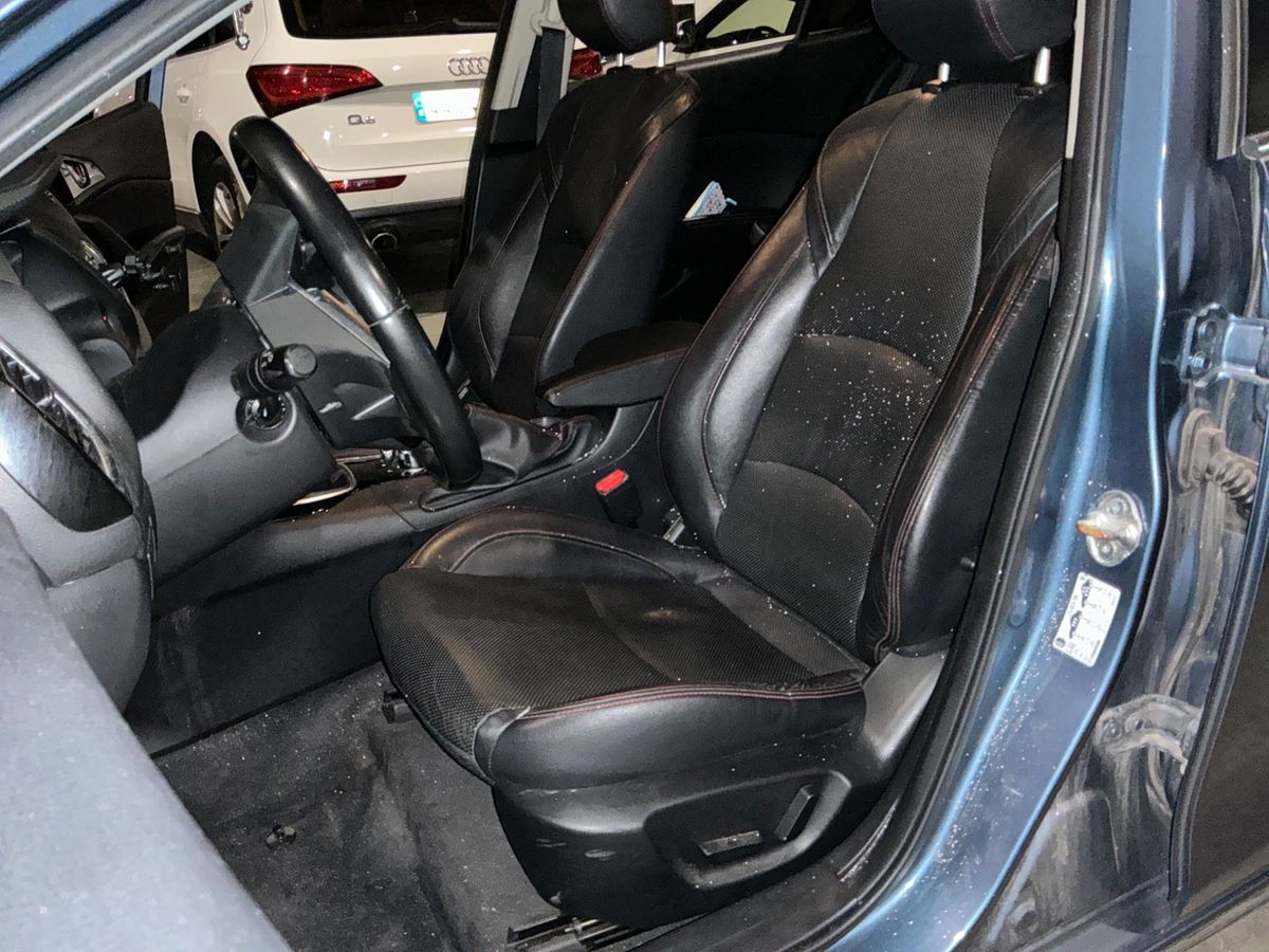 Mazda 3 2015 — photo 38