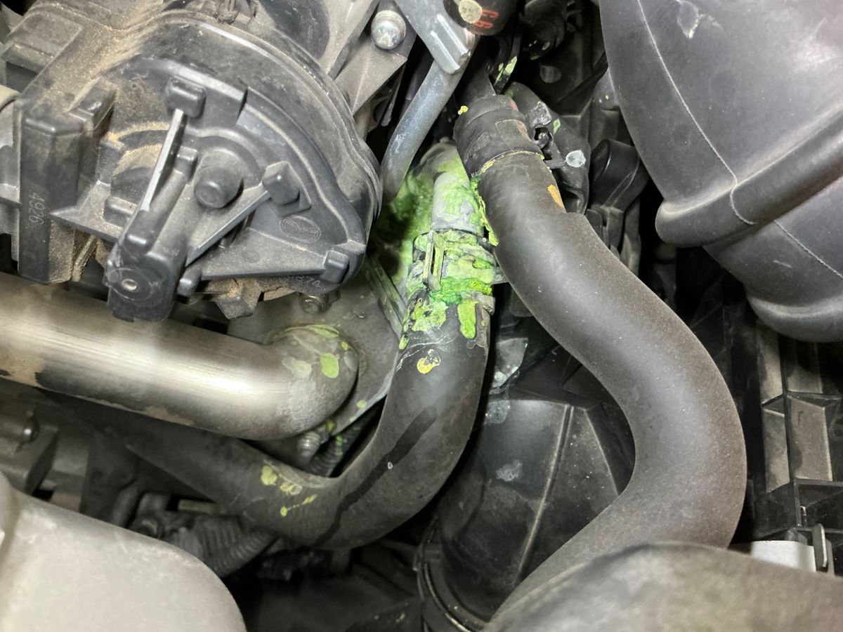 Mazda 3 2015 — photo 23