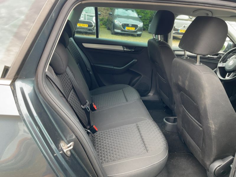 Skoda Rapid Spaceback 1.0 TSI Ambition — zdjęcie 14