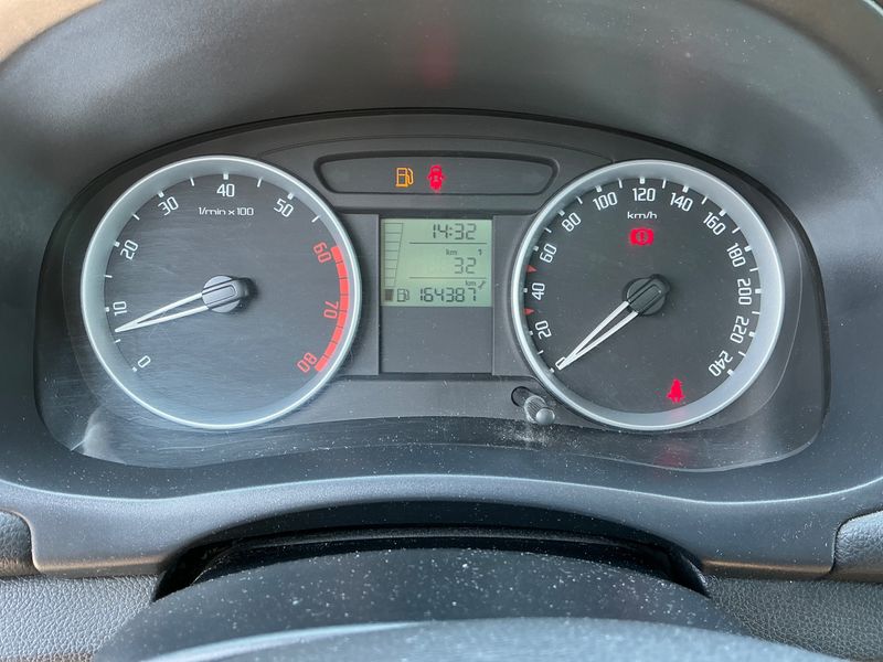 Skoda Roomster 1.6 Scout Plus Edition — zdjęcie 4