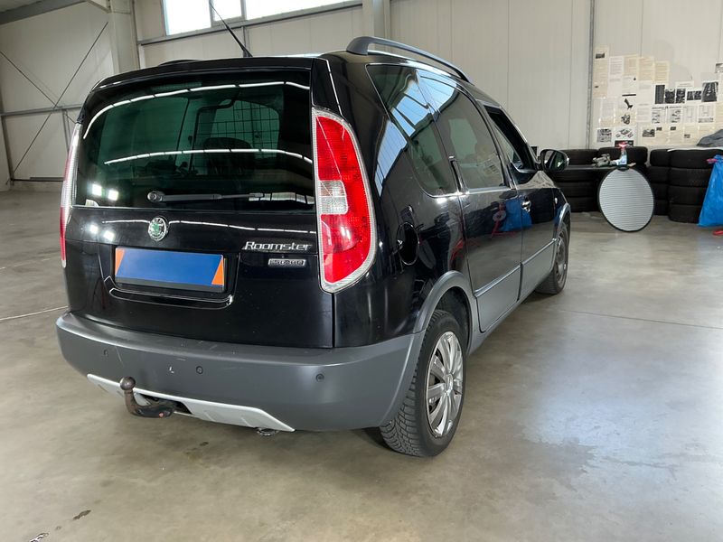 Skoda Roomster 1.6 Scout Plus Edition — zdjęcie 2