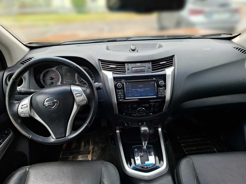 Nissan Navara NP-300 2.3 dCi Optima Double Cab 4x4 — zdjęcie 11