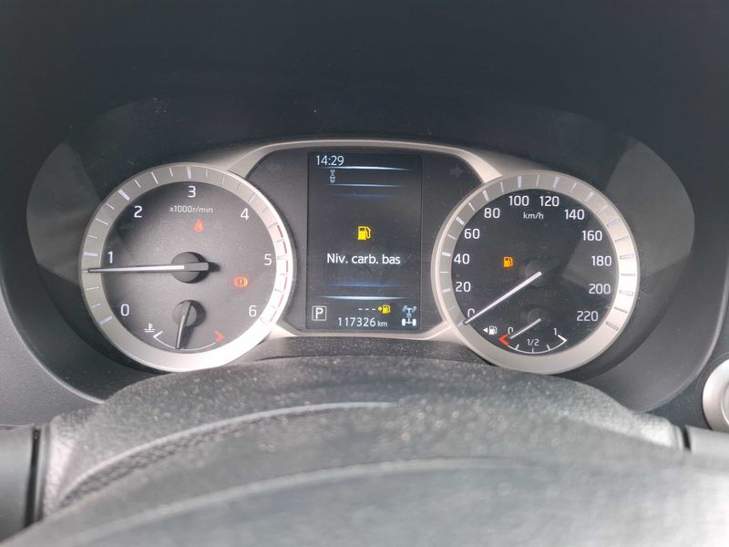 Nissan Navara NP-300 2.3 dCi Optima Double Cab 4x4 — zdjęcie 12