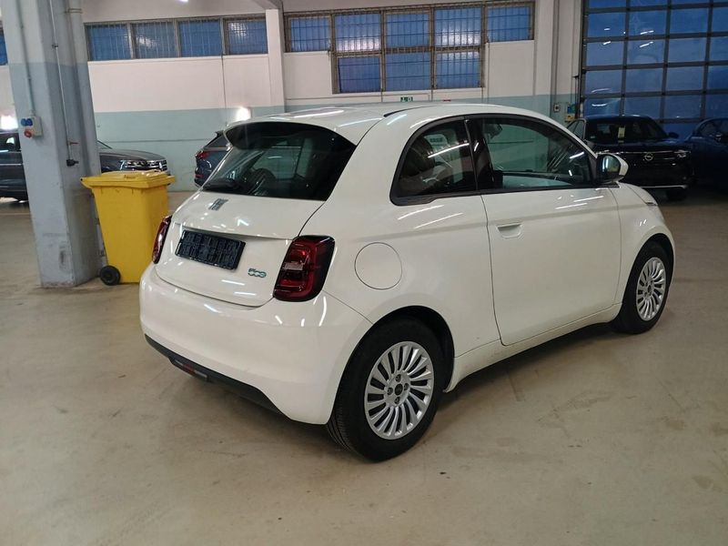 Fiat 500e electric drive 70 kW — zdjęcie 3