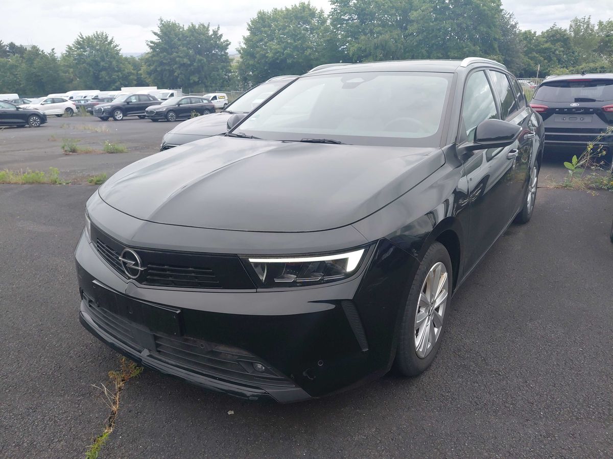 Opel Astra 2023 — photo 1