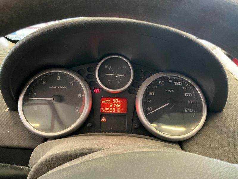 Peugeot 207 1.6 HDi Business — zdjęcie 4