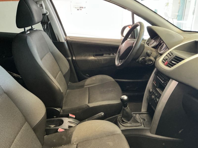 Peugeot 207 1.6 HDi Business — zdjęcie 3