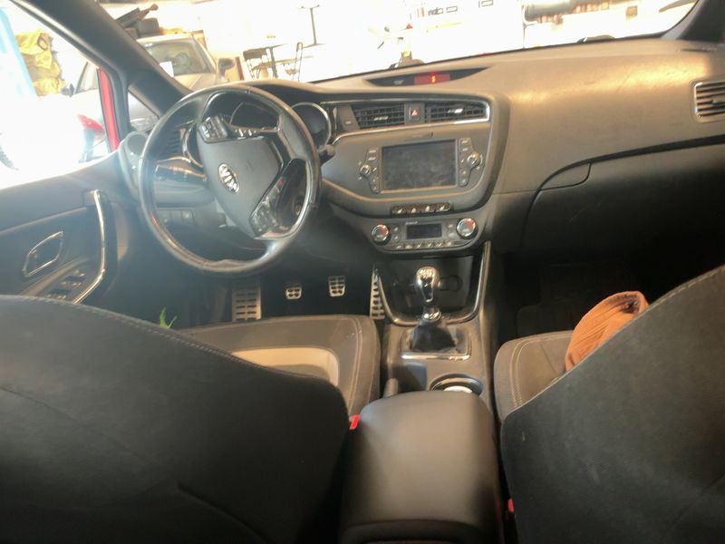 Kia cee'd 1.6 CRDi GT Line — zdjęcie 12