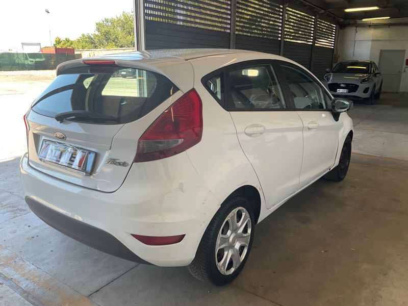 Ford Fiesta 1.25 Trend 2010 – снимка 2