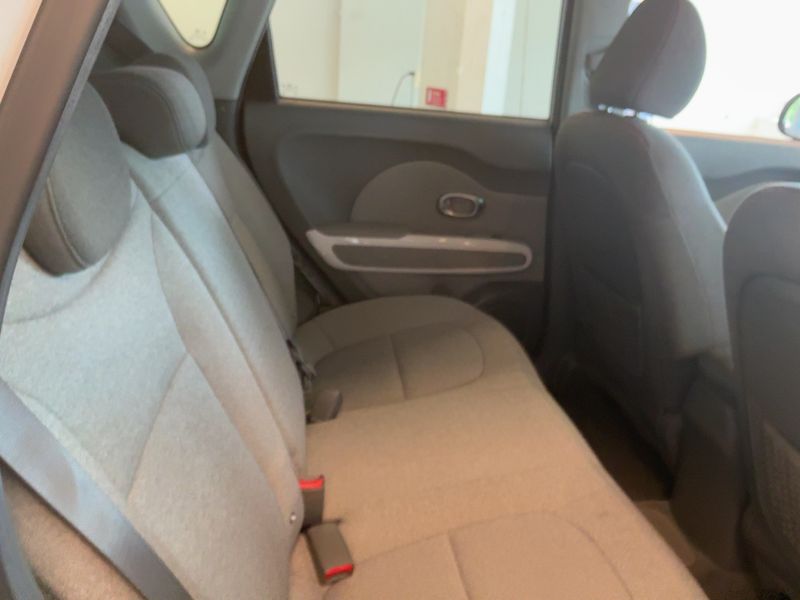 Kia Soul electric drive 81 kW EV — zdjęcie 14