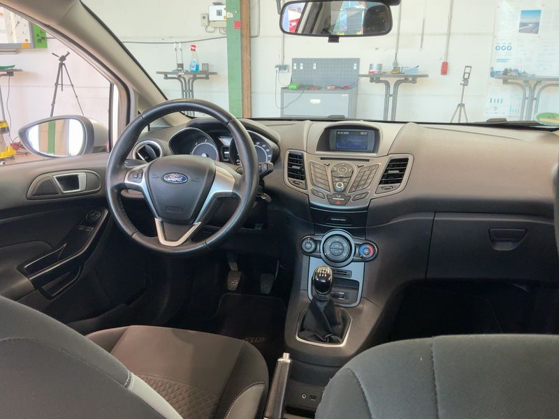 Ford Fiesta 1.5 TDCi Trend 2016 – снимка 18