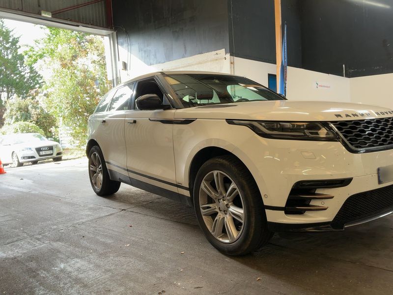Land Rover Range Rover Velar 2.0 Diesel SE R-Dynamic — zdjęcie 8