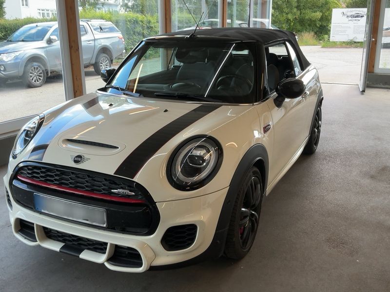 MINI Cabrio John Cooper Works