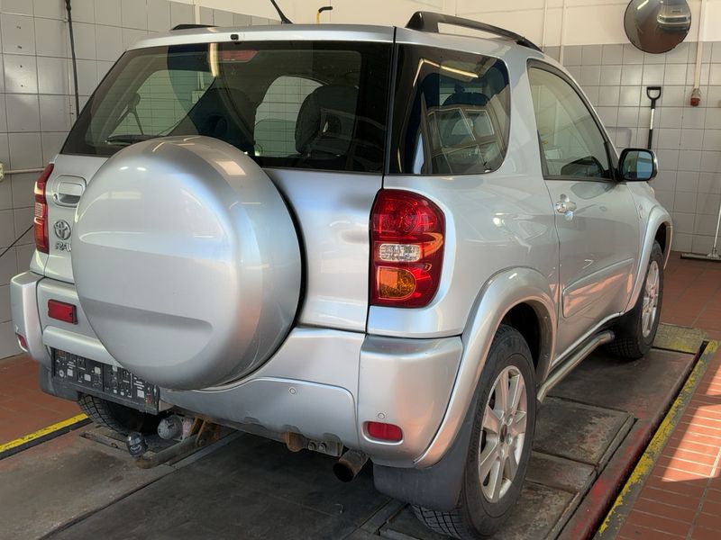 Toyota RAV 4 2.0 D-4D 4x4 2005 – снимка 8