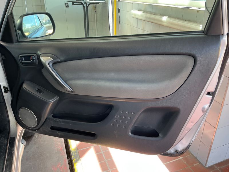 Toyota RAV 4 2.0 D-4D 4x4 2005 – снимка 25