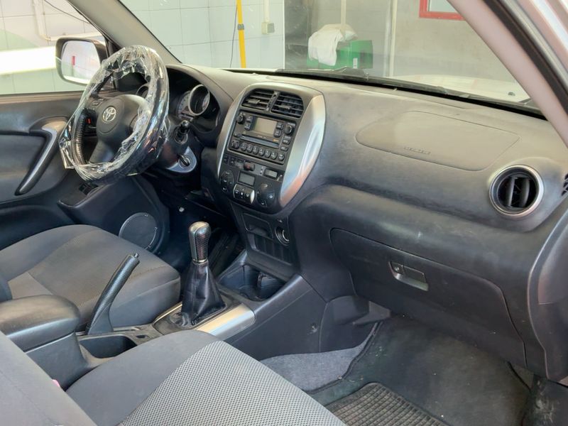 Toyota RAV 4 2.0 D-4D 4x4 2005 – снимка 17